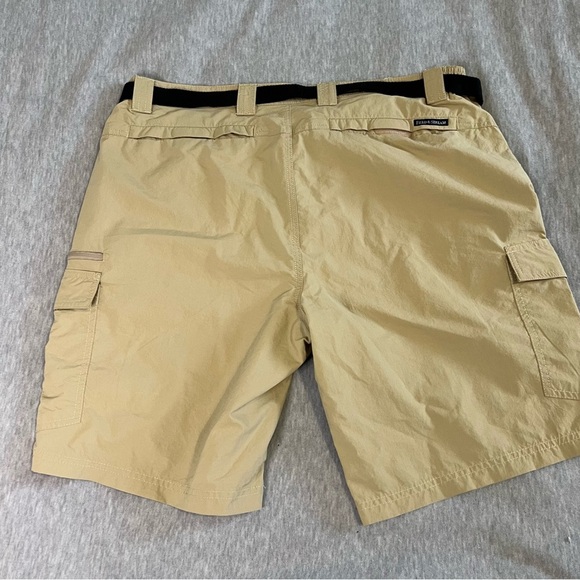 Field & Stream Tan Cargo Shorts with Black Belt - Picture 4 of 5